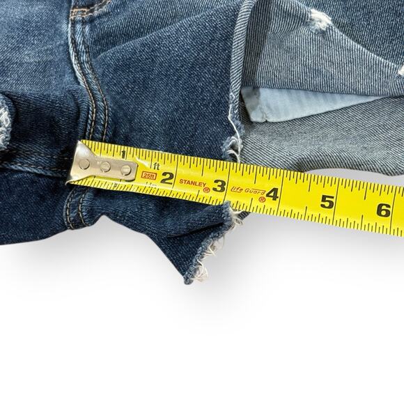 Hollister Curvy Ultra High Rise Mom Shorts Womens Size 27/5 Dark Wash 3” Inseam - Picture 7 of 7